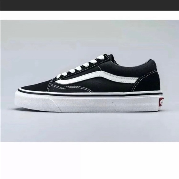black and white vans 5.5